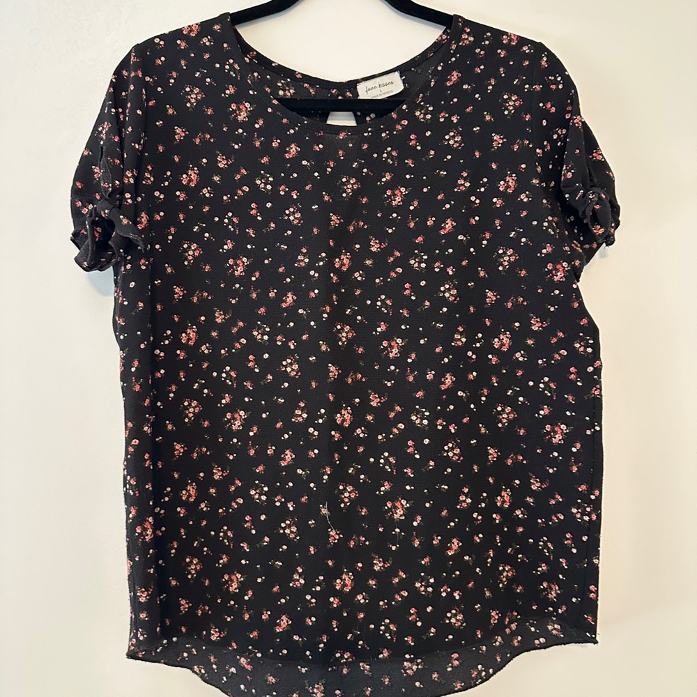 Free Kisses Black and Pink Short Sleeve Boxy Blouse